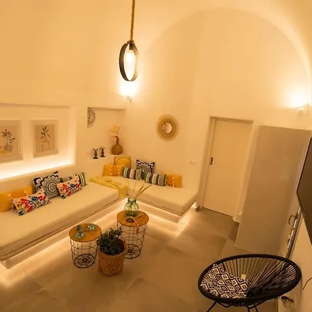Acrus Santorini With Heated Pool