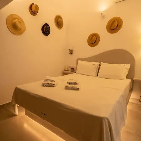 Acrus Santorini With Heated Pool *